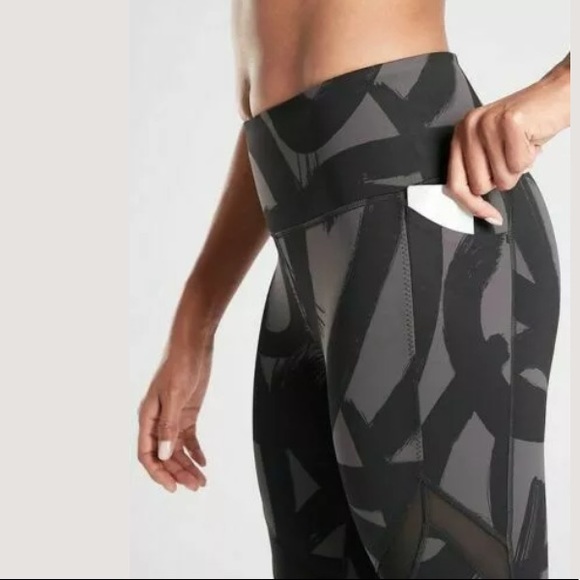 ATHLETA Tenacity Brush Strokes 7/8 Tight Black NWT - Picture 3 of 4